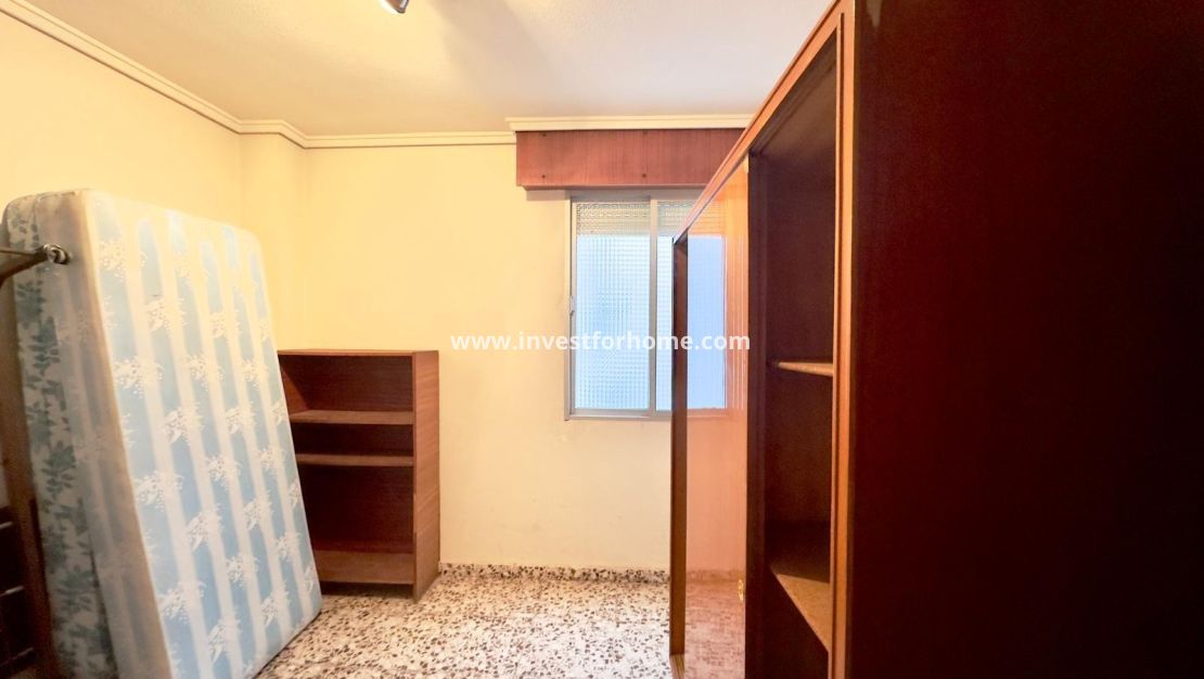 Sale - Apartment - Torrevieja - Centro