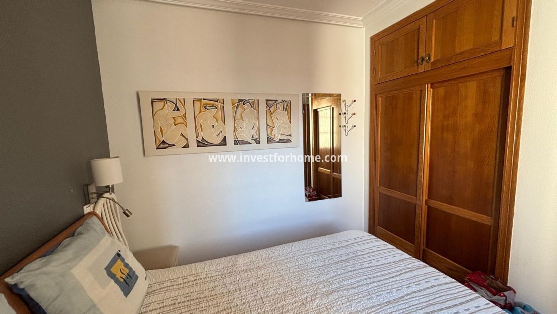Sale - Apartment - Torrevieja - Centro