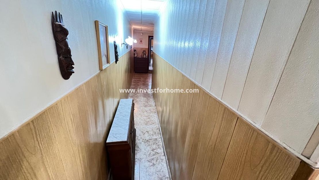 Sale - Apartment - Torrevieja - Centro