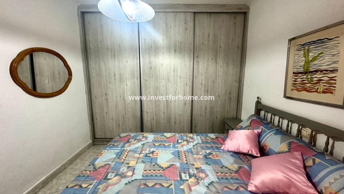 Sale - Apartment - Torrevieja - Centro