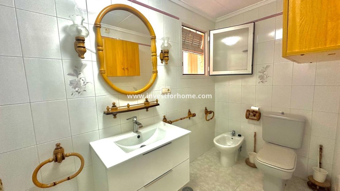 Sale - Apartment - Torrevieja - Centro