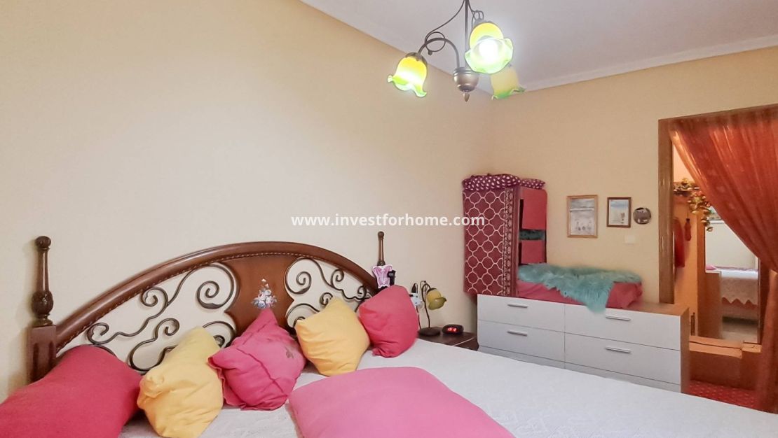 Sale - Apartment - Torrevieja - Centro