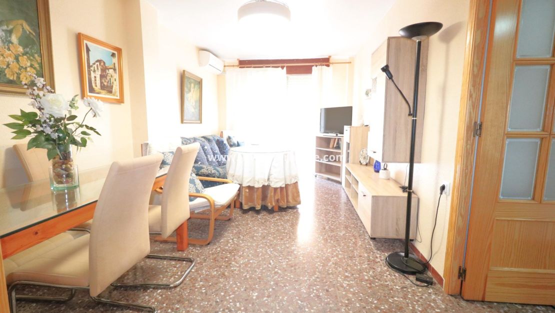 Sale - Apartment - Torrevieja - Centro