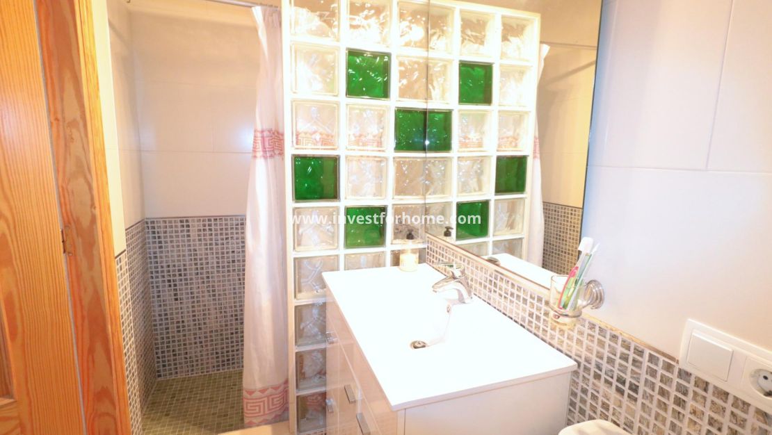 Sale - Apartment - Torrevieja - Centro