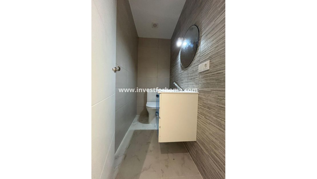 Sale - Apartment - Torrevieja - Centro