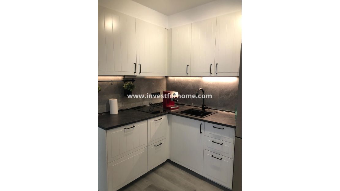 Sale - Apartment - Torrevieja - Centro