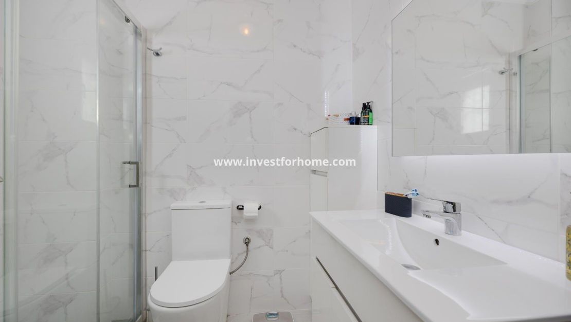 Sale - Apartment - Torrevieja - Centro