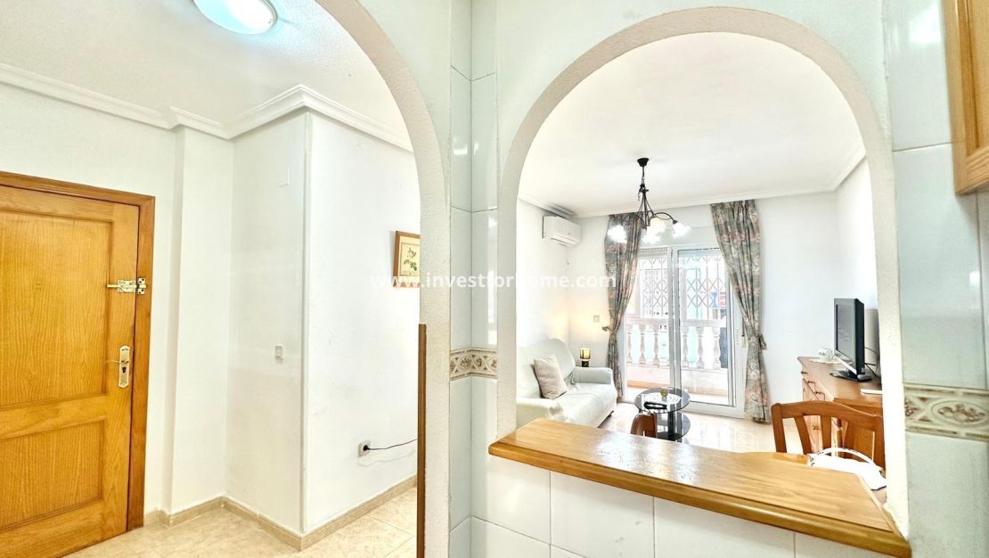 Sale - Apartment - Torrevieja - Centro