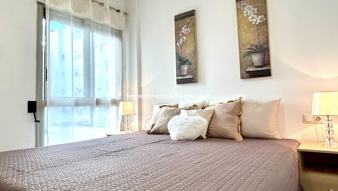 Sale - Apartment - Torrevieja - Centro