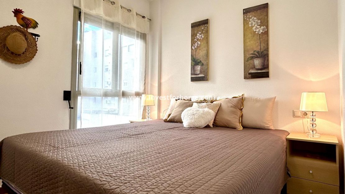 Sale - Apartment - Torrevieja - Centro