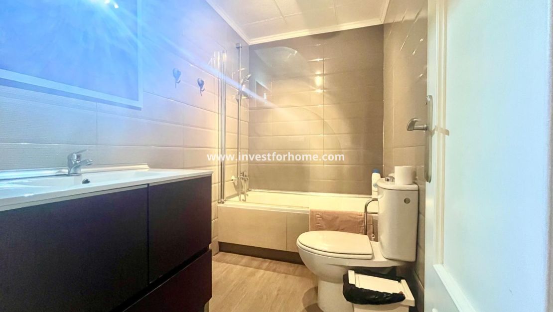 Sale - Apartment - Torrevieja - Centro