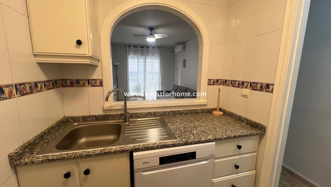 Sale - Apartment - Torrevieja - Centro