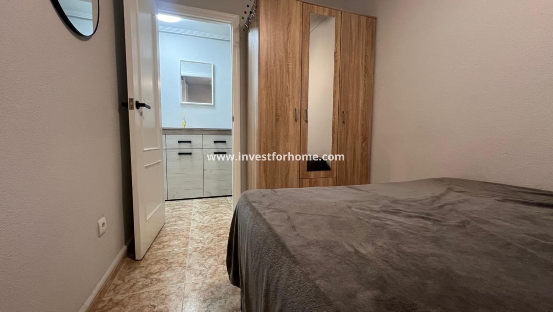 Sale - Apartment - Torrevieja - Centro