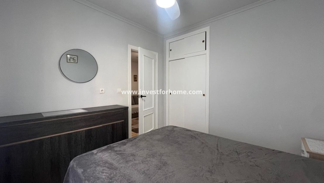 Sale - Apartment - Torrevieja - Centro