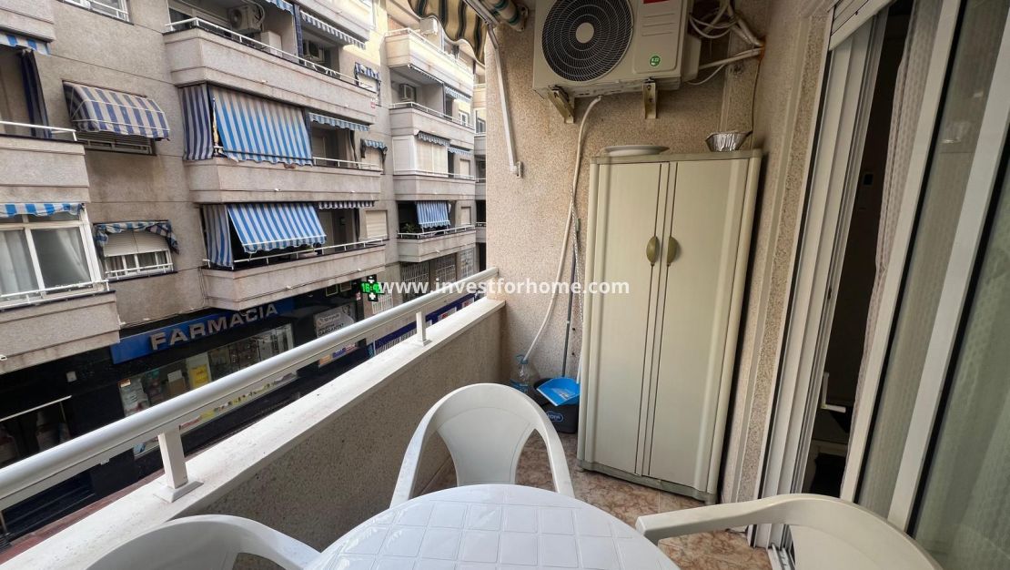 Sale - Apartment - Torrevieja - Centro