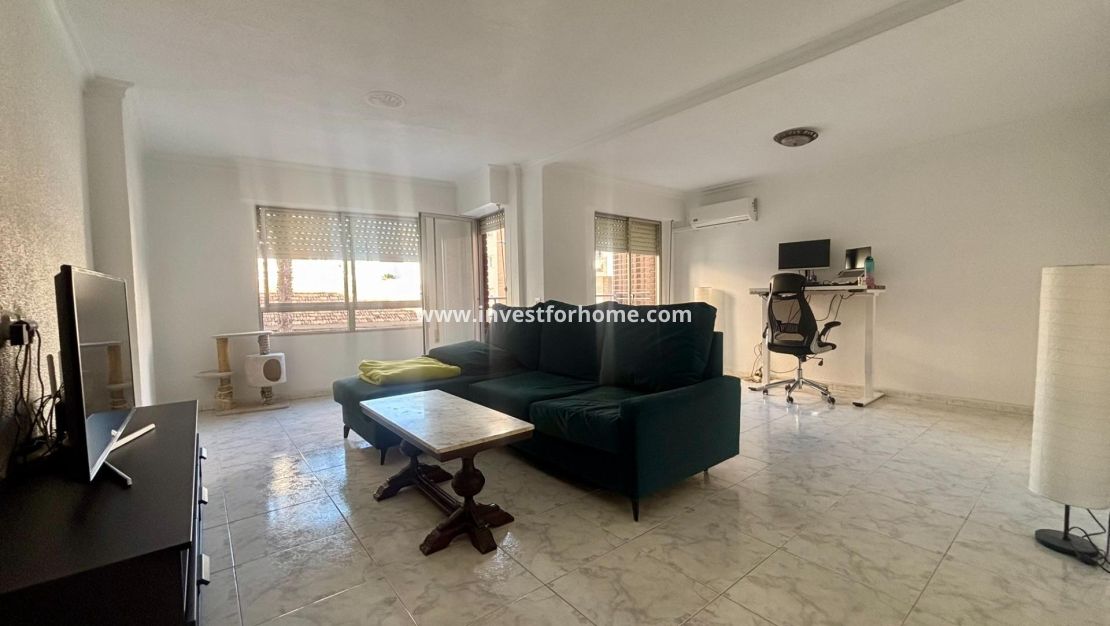 Sale - Apartment - Torrevieja - Centro