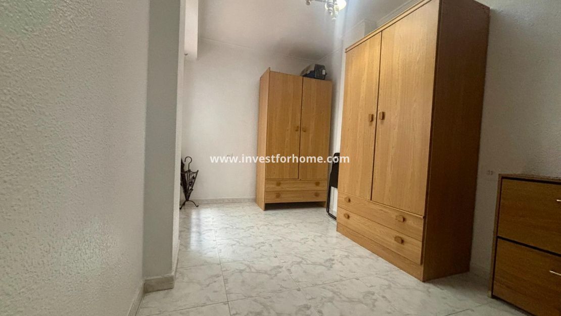 Sale - Apartment - Torrevieja - Centro