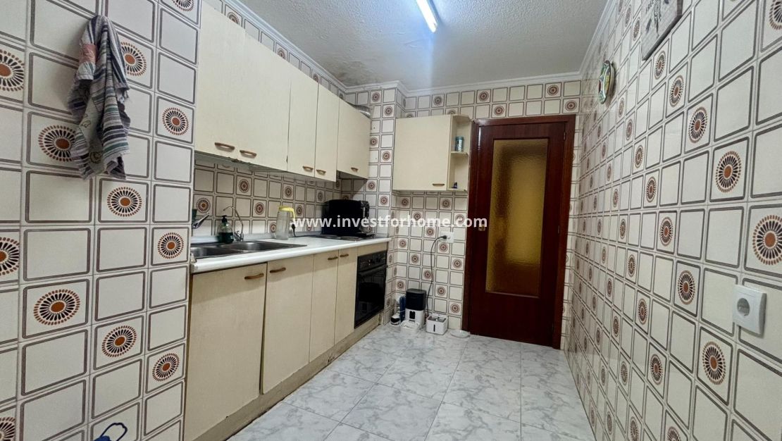 Sale - Apartment - Torrevieja - Centro