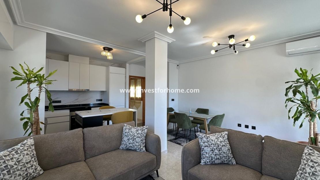 Sale - Apartment - Torrevieja - Centro