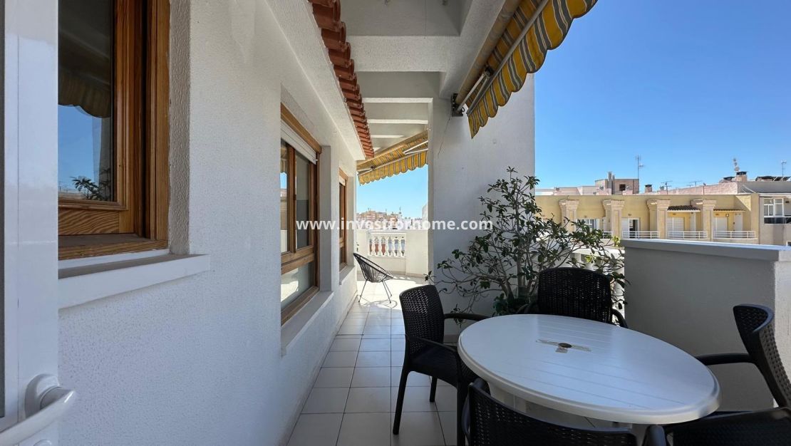 Sale - Apartment - Torrevieja - Centro