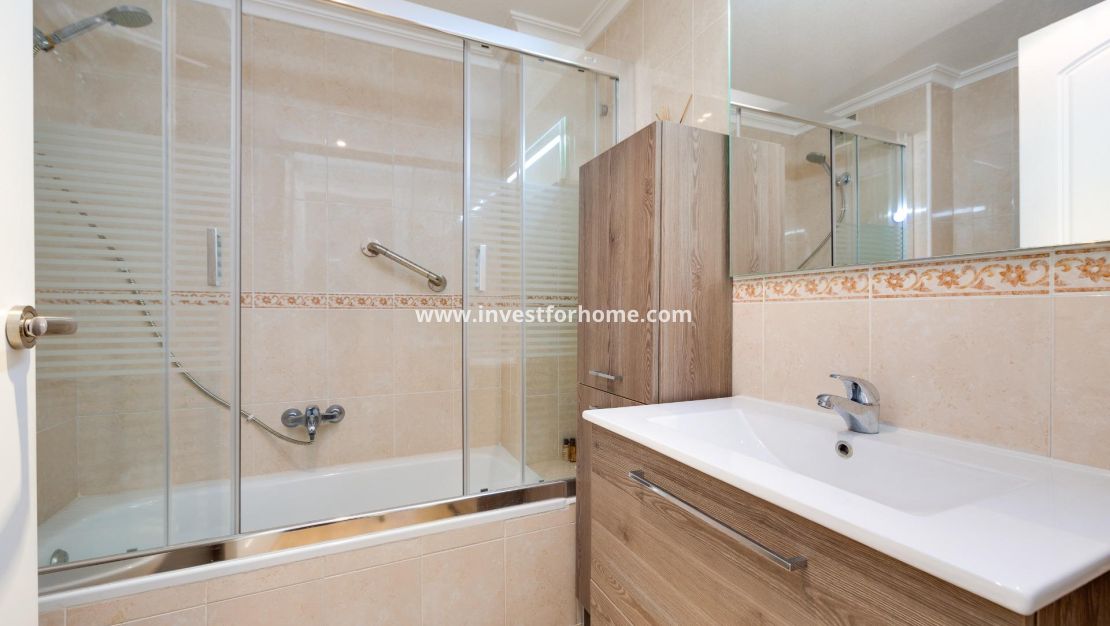 Sale - Apartment - Torrevieja - Centro