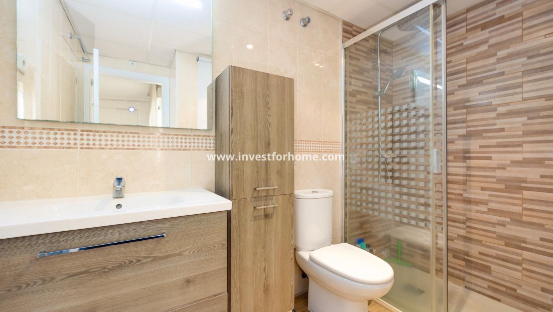 Sale - Apartment - Torrevieja - Centro