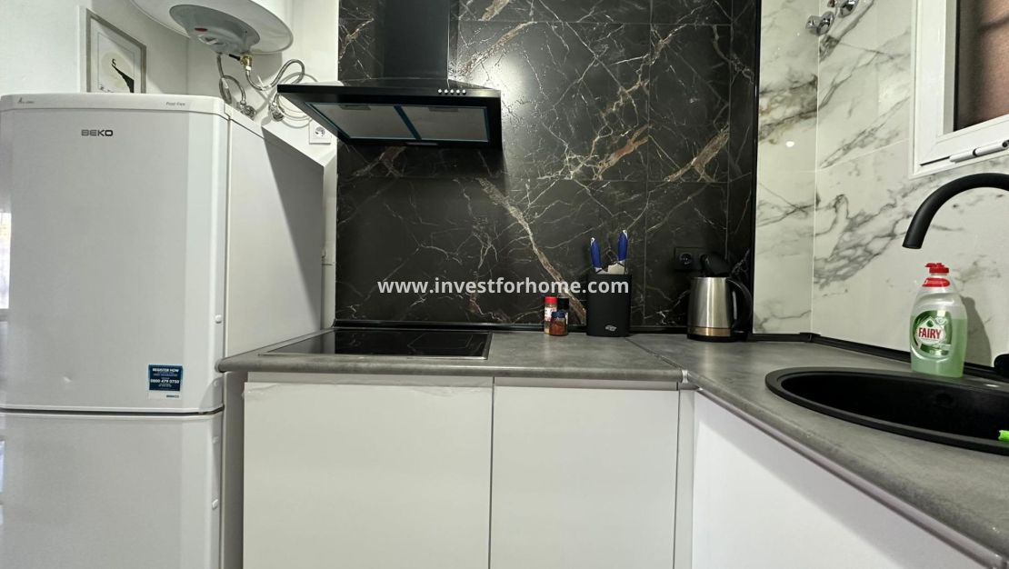 Sale - Apartment - Torrevieja - Centro