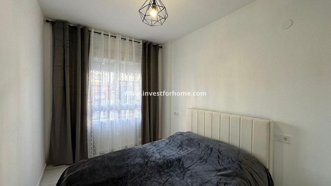 Sale - Apartment - Torrevieja - Centro