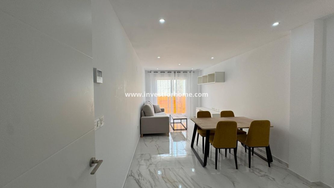Sale - Apartment - Torrevieja - Centro
