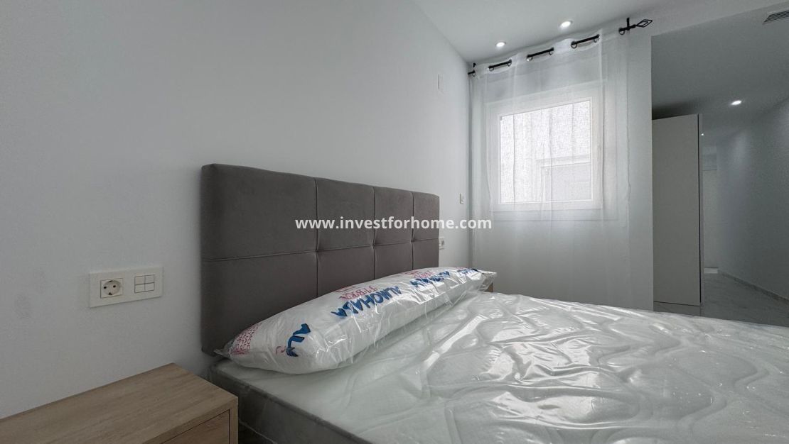 Sale - Apartment - Torrevieja - Centro