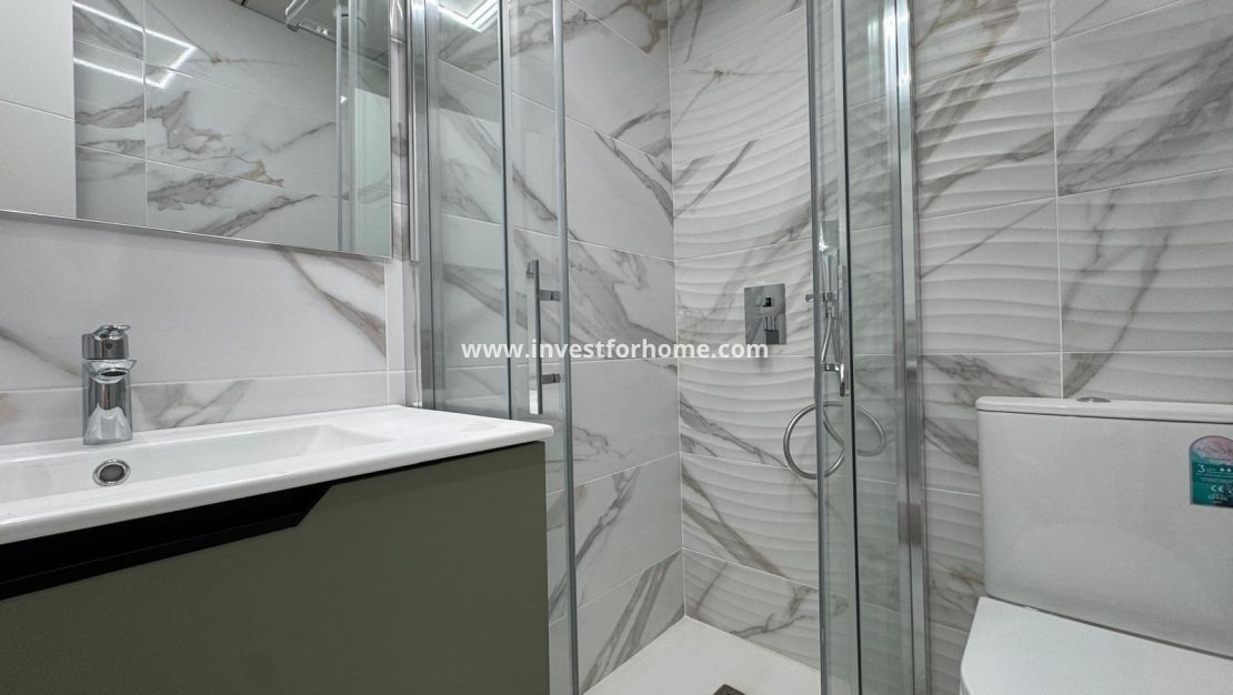 Sale - Apartment - Torrevieja - Centro