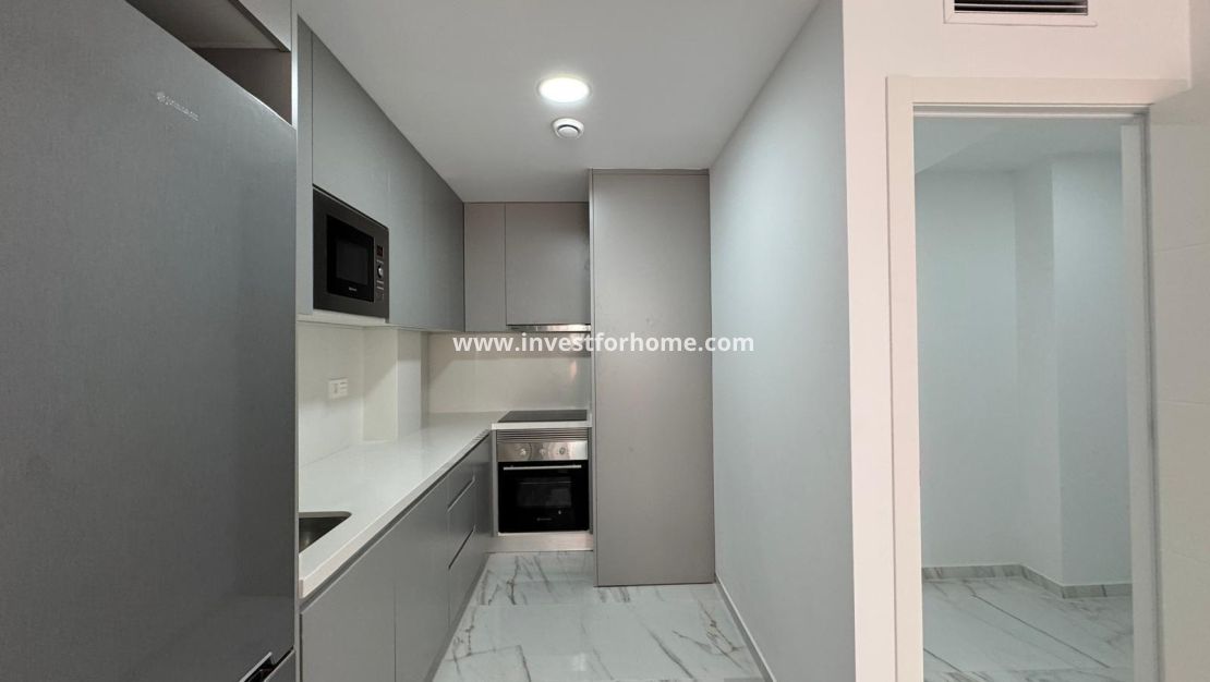 Sale - Apartment - Torrevieja - Centro