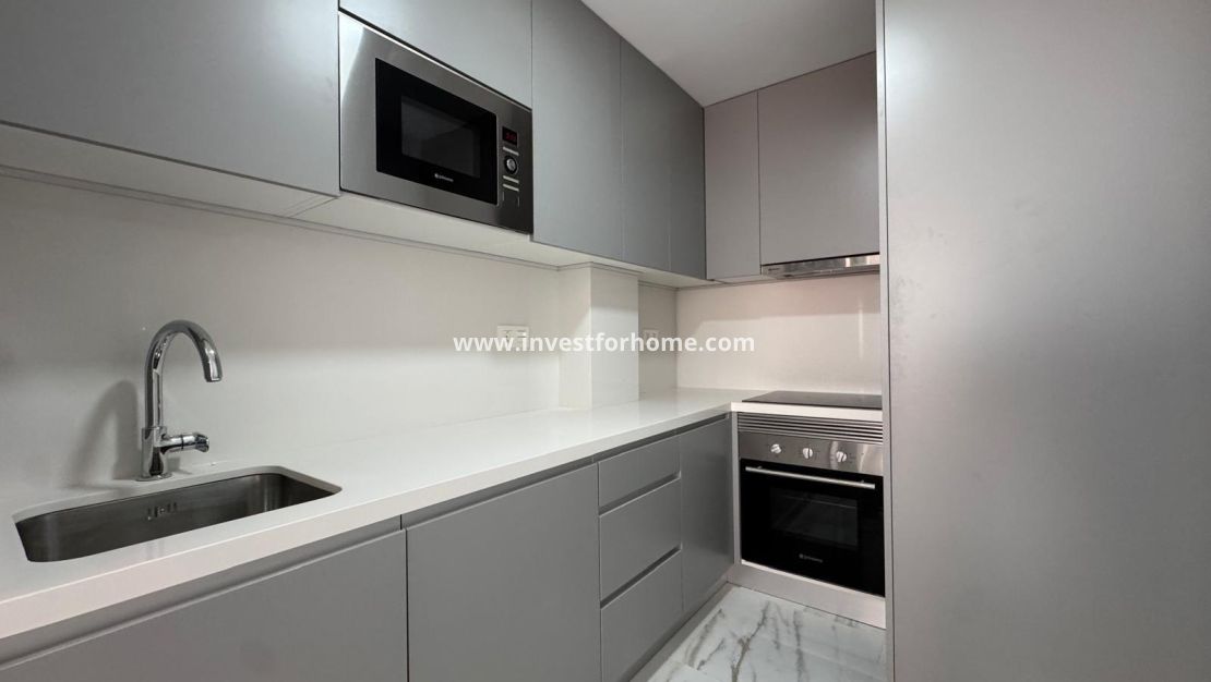 Sale - Apartment - Torrevieja - Centro