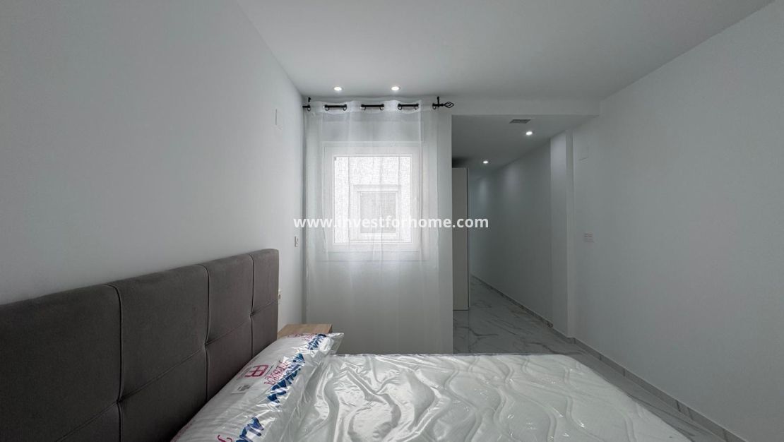 Sale - Apartment - Torrevieja - Centro