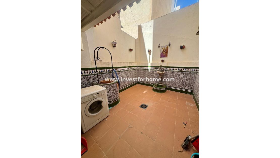 Sale - Apartment - Torrevieja - Centro