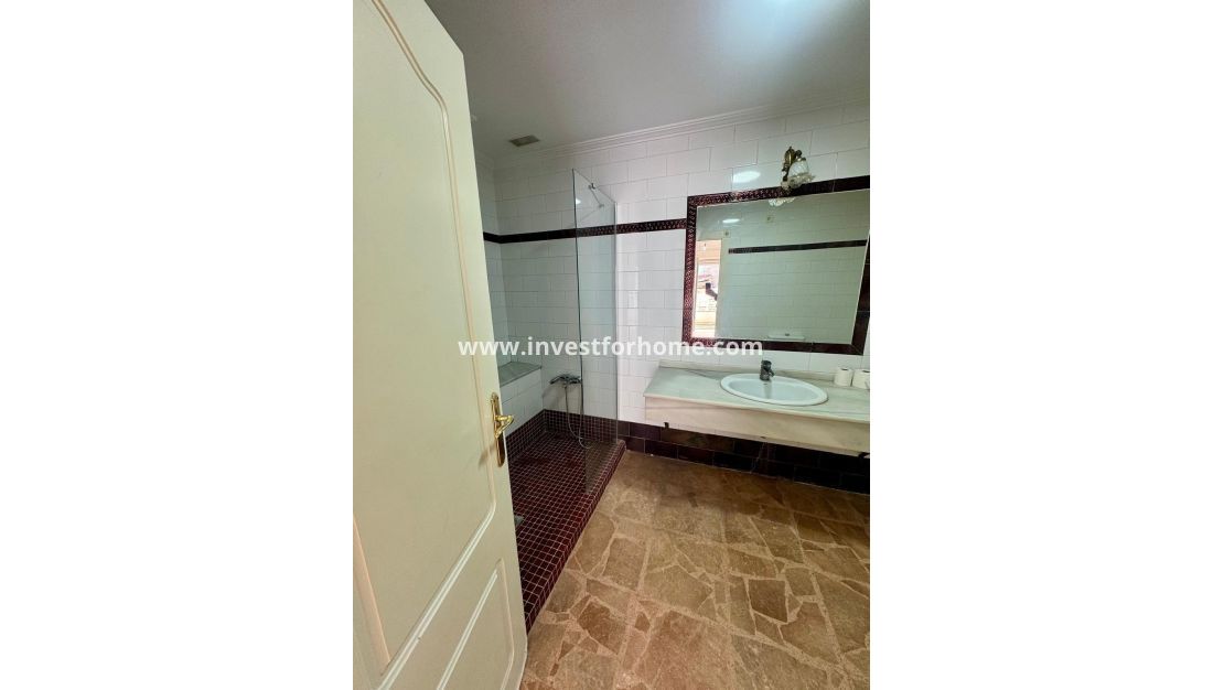 Sale - Apartment - Torrevieja - Centro