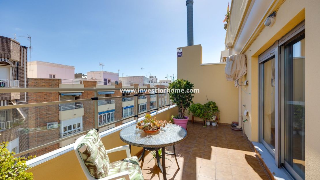 Sale - Apartment - Torrevieja - Centro
