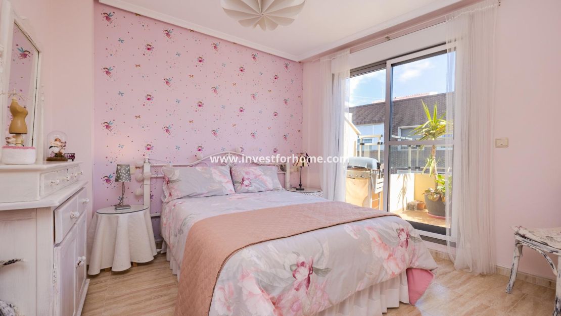 Sale - Apartment - Torrevieja - Centro