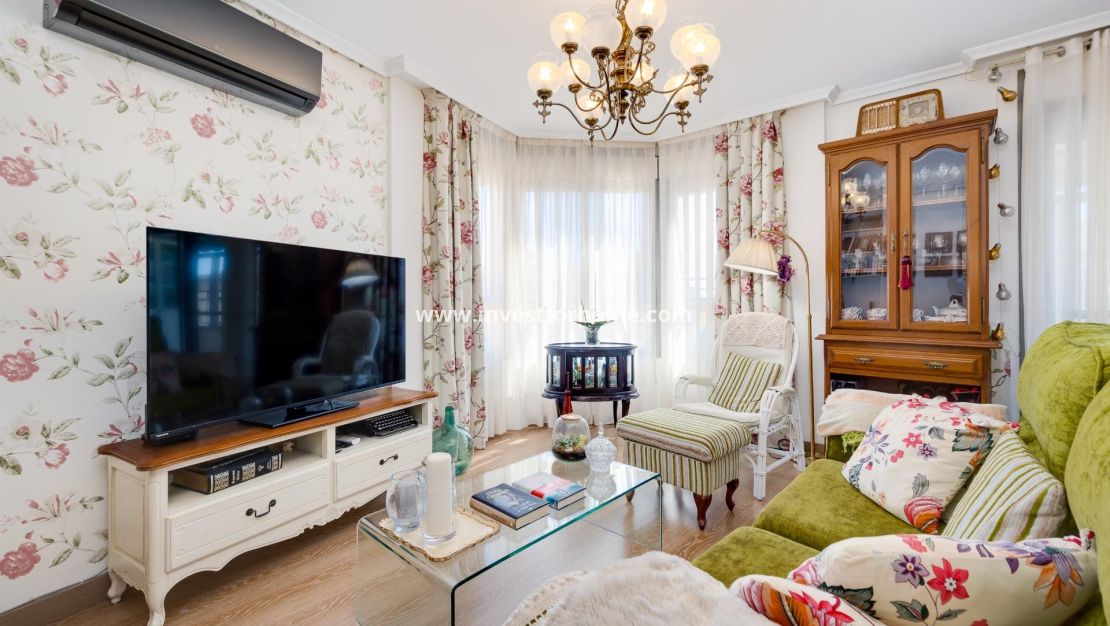 Sale - Apartment - Torrevieja - Centro