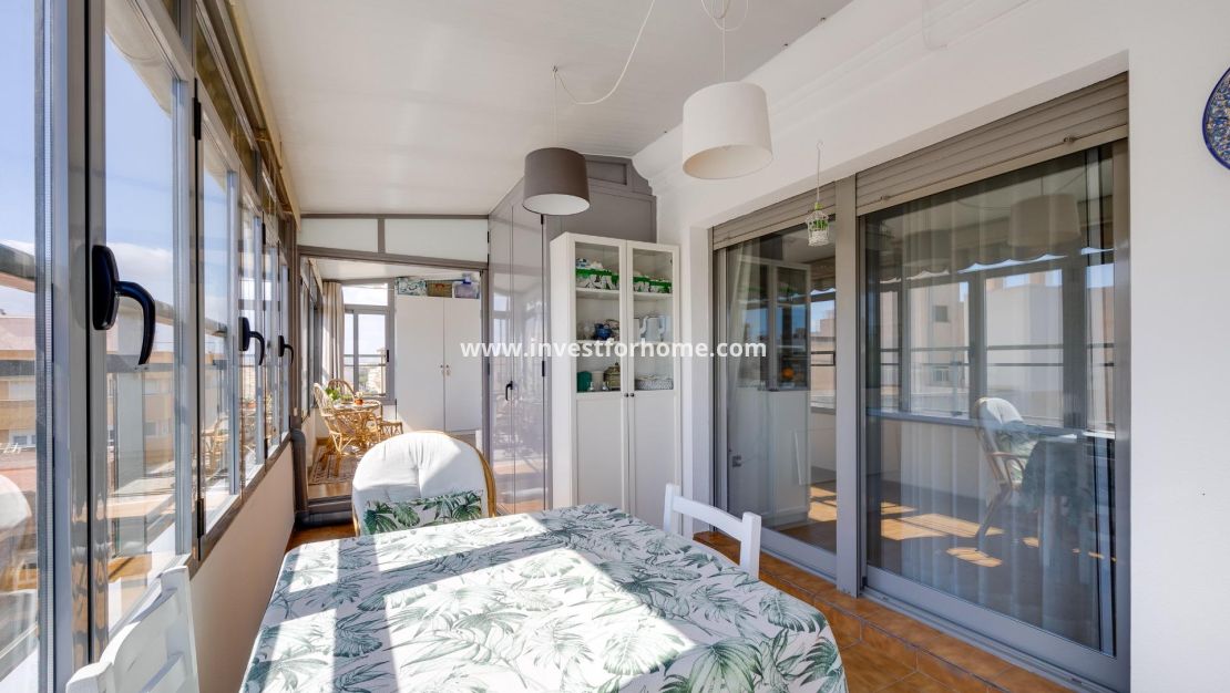 Sale - Apartment - Torrevieja - Centro