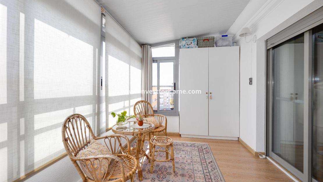 Sale - Apartment - Torrevieja - Centro