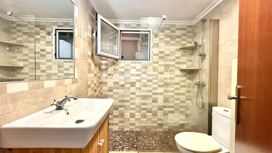 Sale - Apartment - Torrevieja - Centro