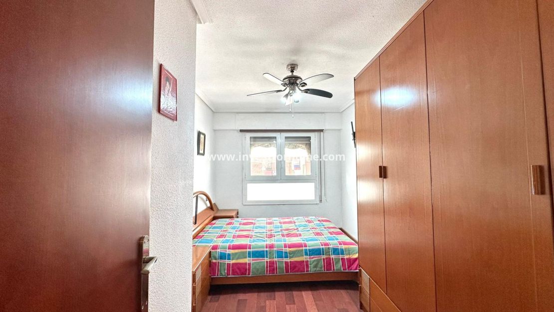 Sale - Apartment - Torrevieja - Centro