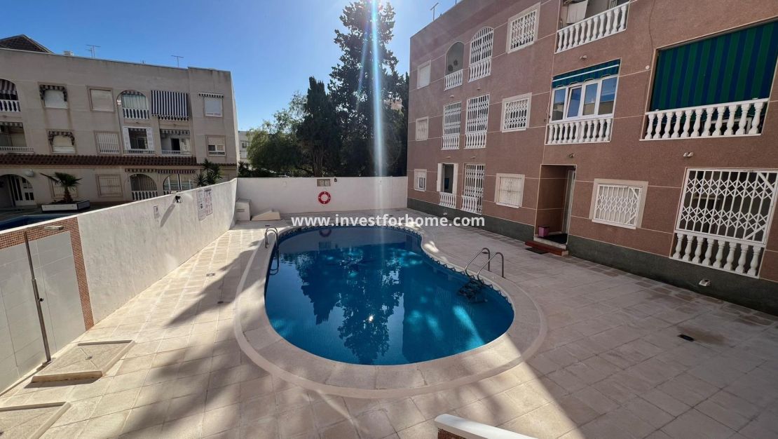 Sale - Apartment - Torrevieja - Centro