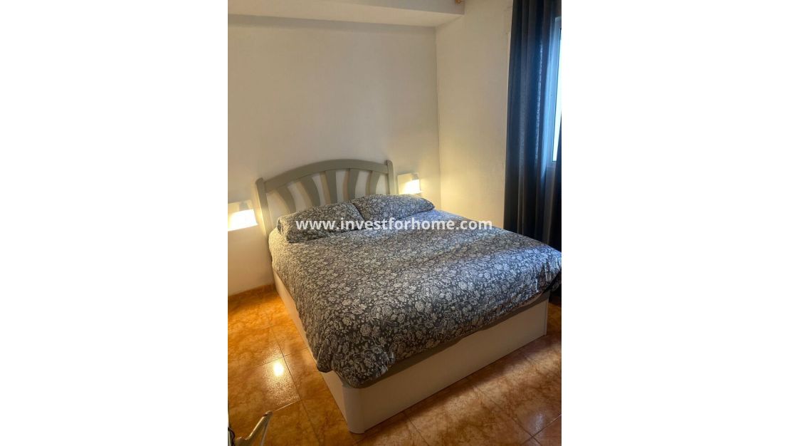Sale - Apartment - Torrevieja - Centro