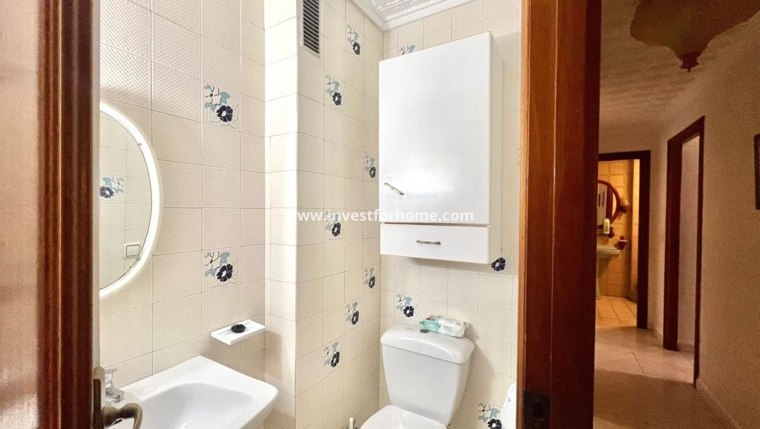 Sale - Apartment - Torrevieja - Centro