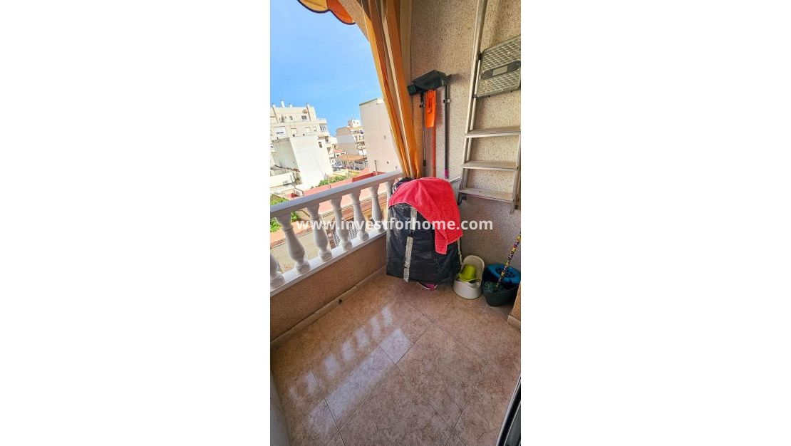 Sale - Apartment - Torrevieja - Centro