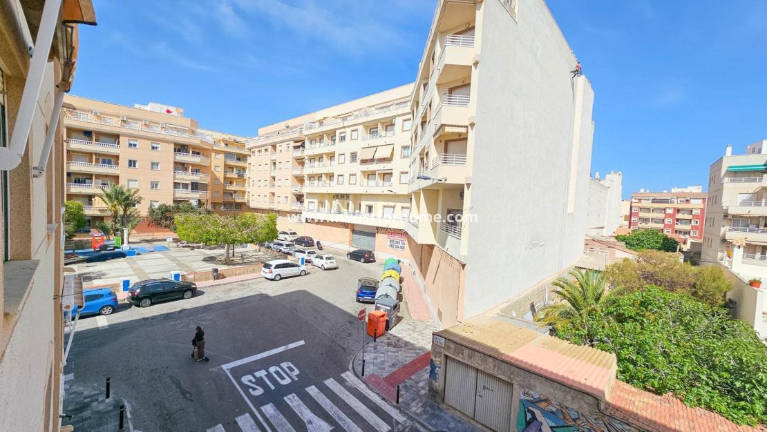 Sale - Apartment - Torrevieja - Centro