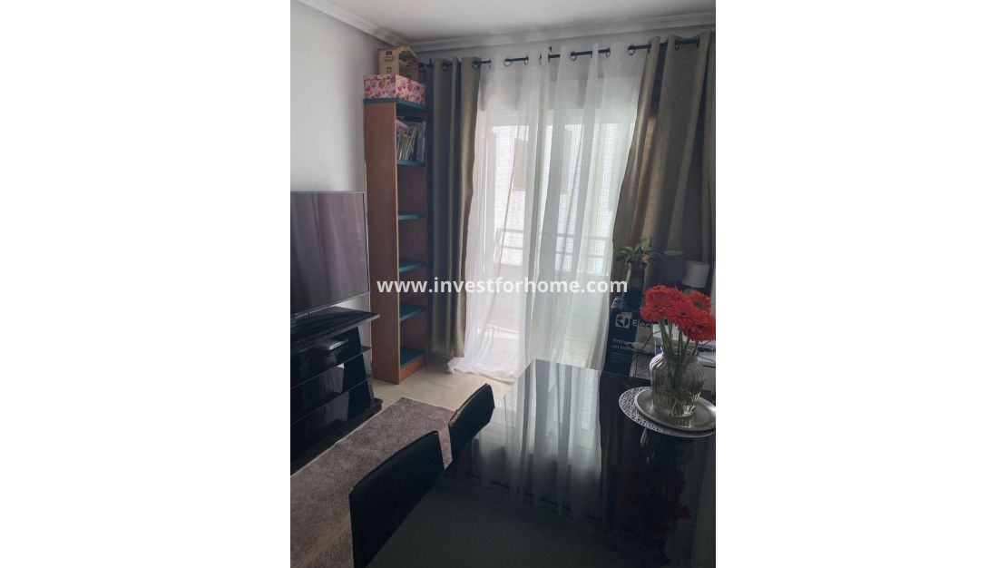 Sale - Apartment - Torrevieja - Centro