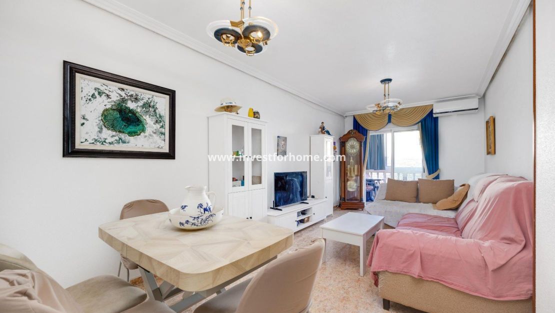 Sale - Apartment - Torrevieja - Centro